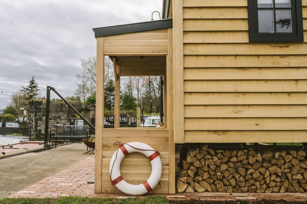 Island Hut - Outdoor Bath Tub, Firepit And Water Equipment Saltford Exterior foto